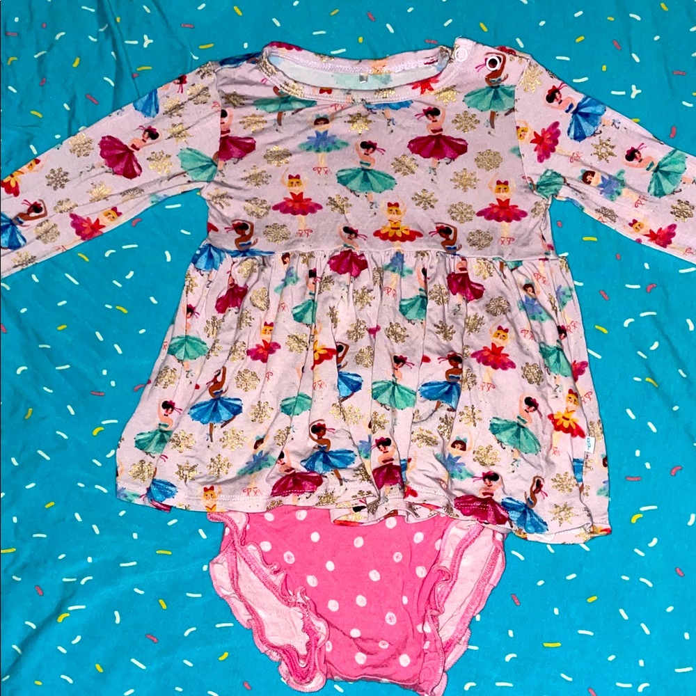 Posh Peanut Adalyn print long sleeved ruffle bummie 18-24 month